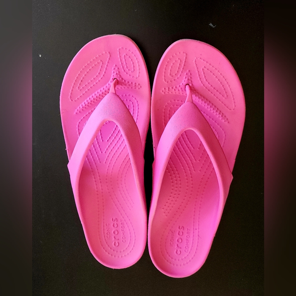 Crocs Women's 9 Kadee II Electric Pink Flip Flops